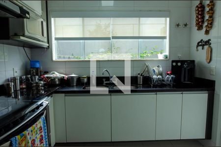 Casa de condomínio à venda com 233m², 5 quartos e 2 vagasCozinha