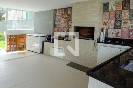 Casa de condomínio à venda com 233m², 5 quartos e 2 vagasCozinha externa e churrasqueira