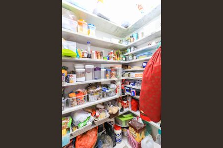 Casa de condomínio à venda com 581m², 4 quartos e 4 vagasDespensa