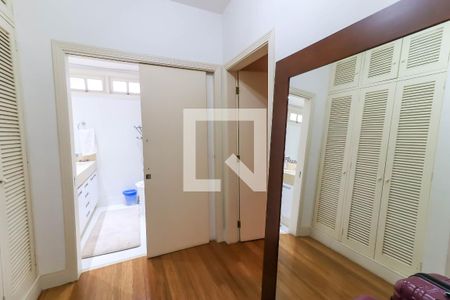 Casa de condomínio à venda com 581m², 4 quartos e 4 vagasSuíte 4