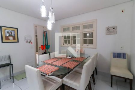 Casa de condomínio à venda com 581m², 4 quartos e 4 vagasCopa