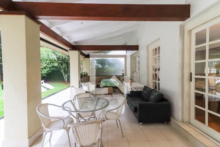 Casa de condomínio à venda com 581m², 4 quartos e 4 vagasQuintal