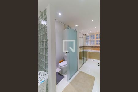 Casa de condomínio à venda com 581m², 4 quartos e 4 vagasBanheiro da Suíte 4