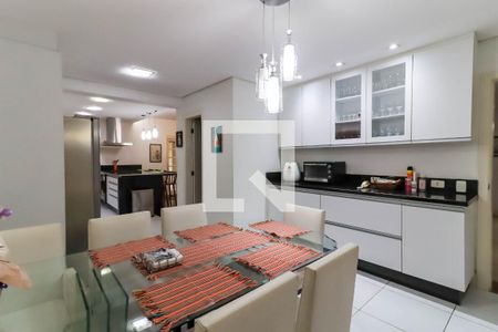 Casa de condomínio à venda com 581m², 4 quartos e 4 vagasCopa