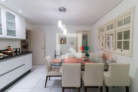 Casa de condomínio à venda com 581m², 4 quartos e 4 vagasCozinha