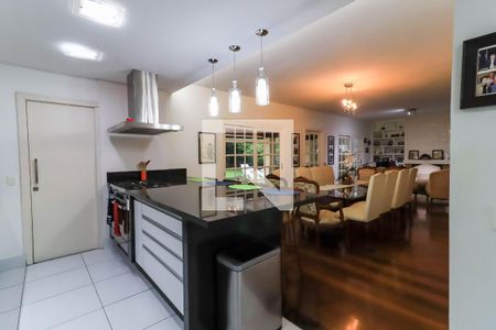 Casa de condomínio à venda com 581m², 4 quartos e 4 vagasCozinha