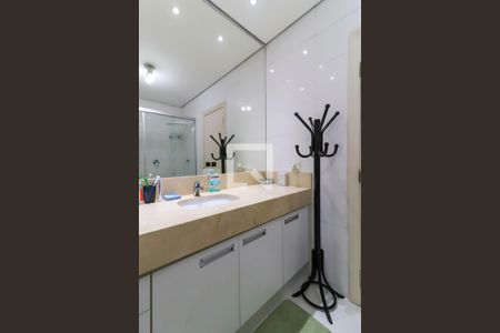 Casa de condomínio à venda com 581m², 4 quartos e 4 vagasBanheiro da Suíte 2