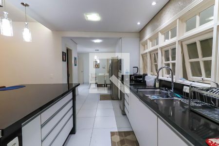Casa de condomínio à venda com 581m², 4 quartos e 4 vagasCozinha