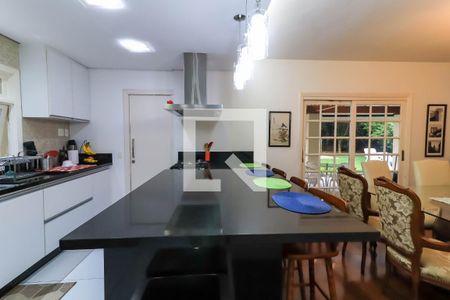 Casa de condomínio à venda com 581m², 4 quartos e 4 vagasCozinha