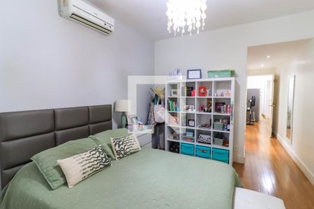 Casa de condomínio à venda com 581m², 4 quartos e 4 vagasSuíte 3