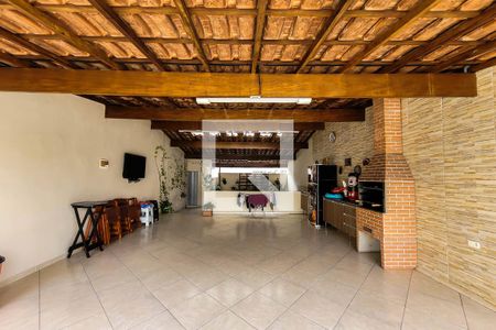 Casa para alugar com 180m², 3 quartos e 2 vagas Casa para alugar com 180m², 3 quartos e 2 vagasTerraço