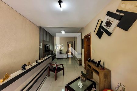 sala de estar de casa à venda com 3 quartos, 180m² em Cambuci, São Paulo