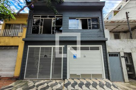 Casa para alugar com 180m², 3 quartos e 2 vagas Casa para alugar com 180m², 3 quartos e 2 vagasFachada