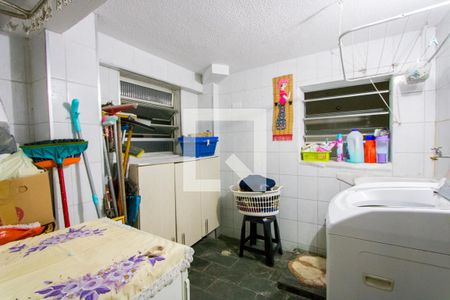Casa à venda com 230m², 3 quartos e 2 vagas Casa à venda com 230m², 3 quartos e 2 vagasÁrea de serviço