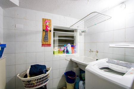 Casa à venda com 230m², 3 quartos e 2 vagas Casa à venda com 230m², 3 quartos e 2 vagasÁrea de serviço