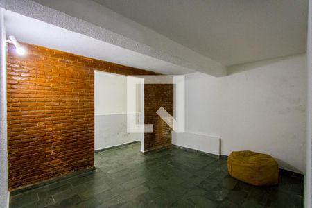 Casa à venda com 230m², 3 quartos e 2 vagas Casa à venda com 230m², 3 quartos e 2 vagasQuarto de serviço