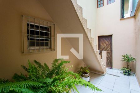 Casa à venda com 230m², 3 quartos e 2 vagas