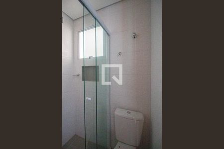 Banheiro de kitnet/studio para alugar com 1 quarto, 25m² em Cidade Antônio Estevão de Carvalho, São Paulo