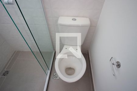 Banheiro de kitnet/studio para alugar com 1 quarto, 25m² em Cidade Antônio Estevão de Carvalho, São Paulo