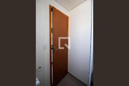 Banheiro de kitnet/studio para alugar com 1 quarto, 25m² em Cidade Antônio Estevão de Carvalho, São Paulo