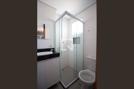 Banheiro de kitnet/studio para alugar com 1 quarto, 25m² em Cidade Antônio Estevão de Carvalho, São Paulo