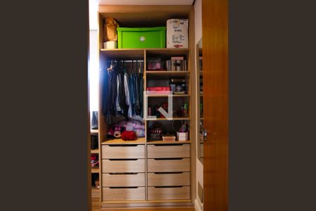 Apartamento à venda com 76m², 3 quartos e 2 vagasCloset