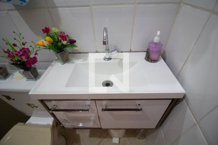 Casa de condomínio à venda com 65m², 2 quartos e 1 vaga Casa de condomínio à venda com 65m², 2 quartos e 1 vagaBanheiro