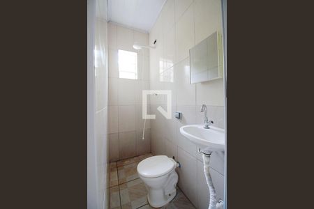 Banheiro  de casa para alugar com 2 quartos, 40m² em Vila Morse, São Paulo