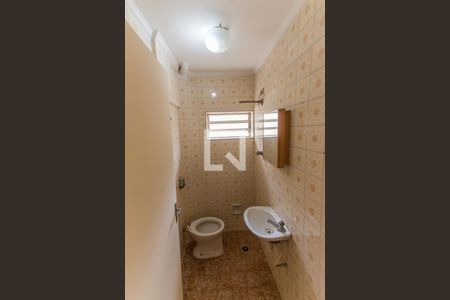 Casa para alugar com 102m², 3 quartos e 2 vagas Casa para alugar com 102m², 3 quartos e 2 vagasBanheiro da Garagem