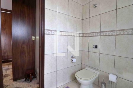 Casa à venda com 272m², 3 quartos e 6 vagasBanheiro do Quarto 3 - Suíte