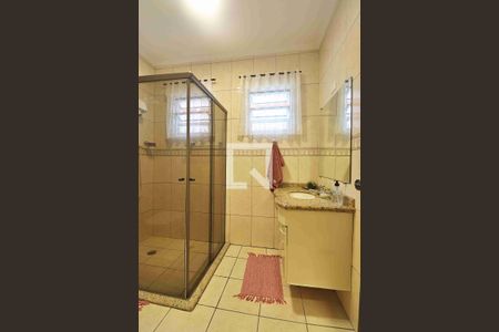 Casa à venda com 272m², 3 quartos e 6 vagasBanheiro social 1