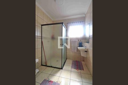 Casa à venda com 272m², 3 quartos e 6 vagasBanheiro do Quarto 3 - Suíte