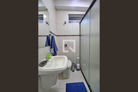 Casa à venda com 272m², 3 quartos e 6 vagasBanheiro social 2