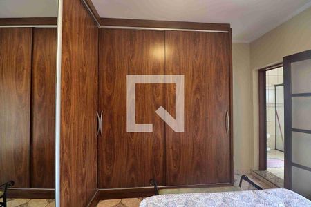 Casa à venda com 272m², 3 quartos e 6 vagasQuarto 3 - Suíte