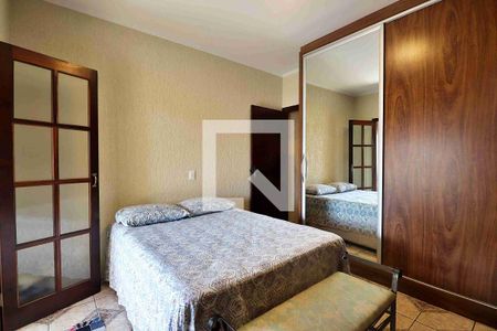 Casa à venda com 272m², 3 quartos e 6 vagasQuarto 3 - Suíte