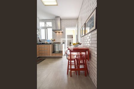 Casa de condomínio à venda com 136m², 3 quartos e 2 vagasCozinha