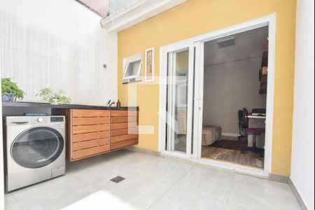 Casa de condomínio à venda com 136m², 3 quartos e 2 vagasLavanderia