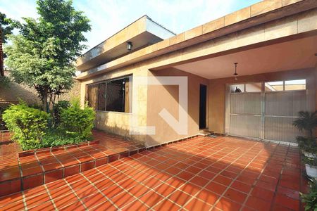 Garagem de casa à venda com 3 quartos, 210m² em Utinga, Santo André