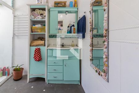 Apartamento à venda com 81m², 2 quartos e sem vagaBanheiro