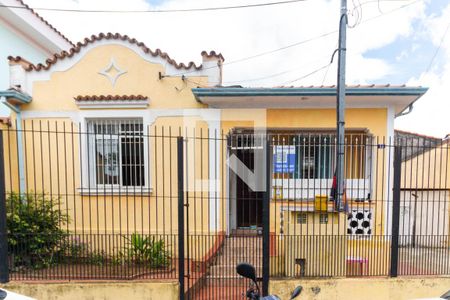 Casa à venda com 380m², 2 quartos e 2 vagasFachada