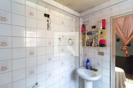 Casa à venda com 380m², 2 quartos e 2 vagasBanheiro do quarto 1