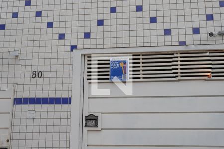 Placa  de casa para alugar com 1 quarto, 35m² em Taboão, Diadema