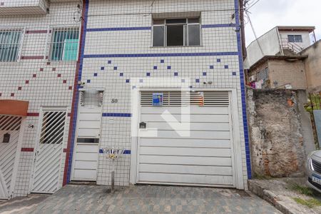 Fachada  de casa para alugar com 1 quarto, 35m² em Taboão, Diadema