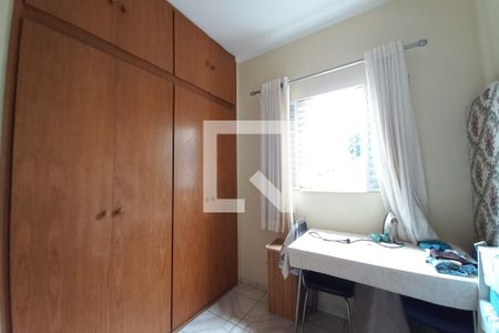 Quarto 2 de casa à venda com 5 quartos, 182m² em Jardim São Fernando, Campinas