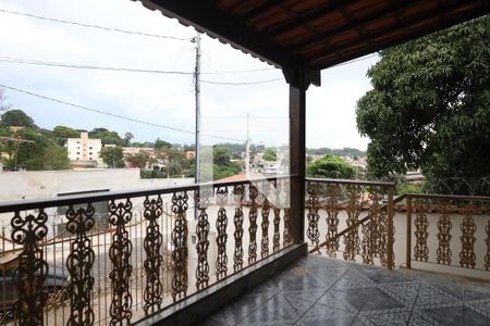 Casa à venda com 180m², 2 quartos e 2 vagasVaranda