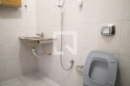 Casa à venda com 180m², 2 quartos e 2 vagasBanheiro do Suíte