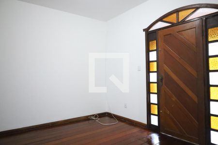 Sala 1 de casa à venda com 2 quartos, 180m² em Estrela do Oriente, Belo Horizonte