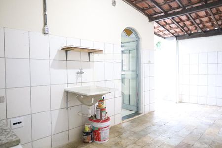 Casa à venda com 180m², 2 quartos e 2 vagasÁrea de Serviço