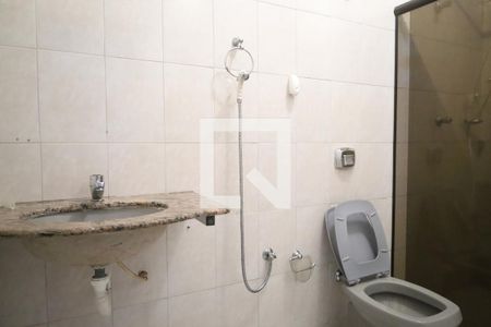 Casa à venda com 180m², 2 quartos e 2 vagasBanheiro do Suíte