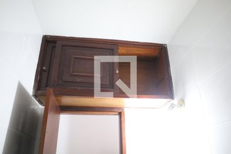 Casa à venda com 180m², 2 quartos e 2 vagasBanheiro